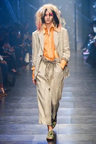 Look 14